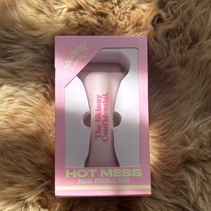 The Skinny Confidential Hot Mess Ice Roller - Pink